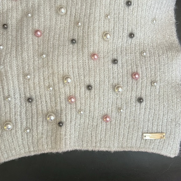 NWT Karl Lagerfeld White Scarf with Pearl Accents - Picture 3 of 5